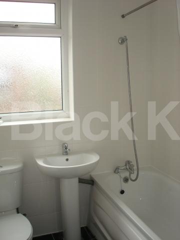 			New Instruction, 5 Bedroom, 1 bath, 1 reception Flat			 North Road, Calidonian Road